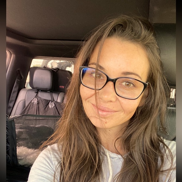 Meet your Posher, Caroline - Picture 1 of 1